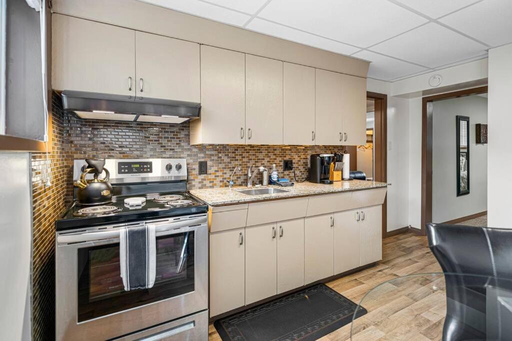 Yeg Chic Luxury Accommodation Edmonton Exteriér fotografie